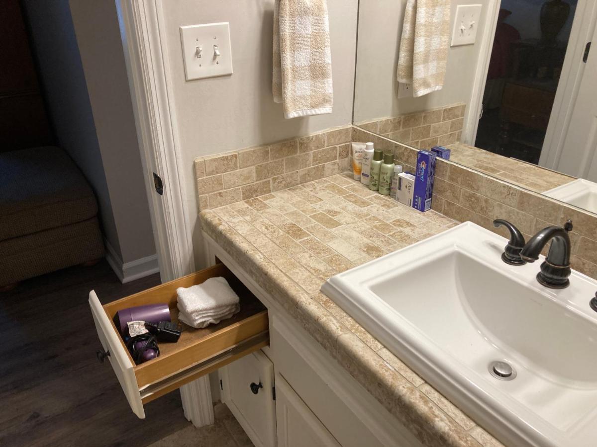 Spacious 3 Bedroom 2 Bath Condo Close To Five-Points In Athens Luaran gambar